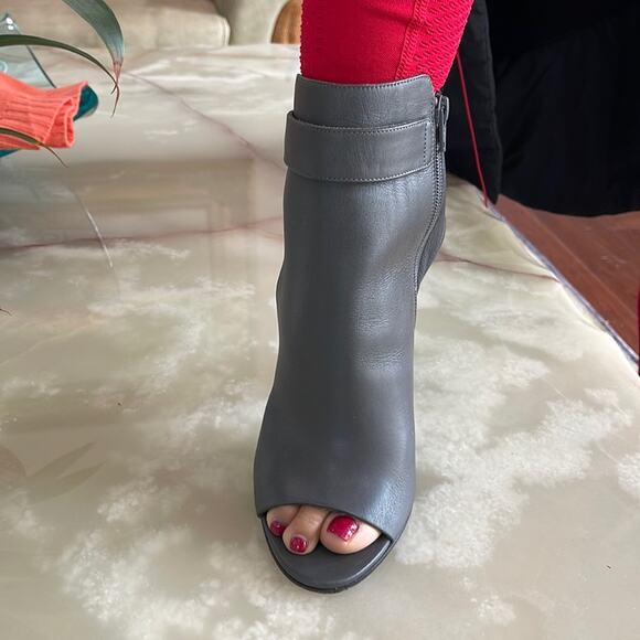 Vince Leather Ankle Boots Peep-Toes Gray Size 10M - Picture 4 of 14